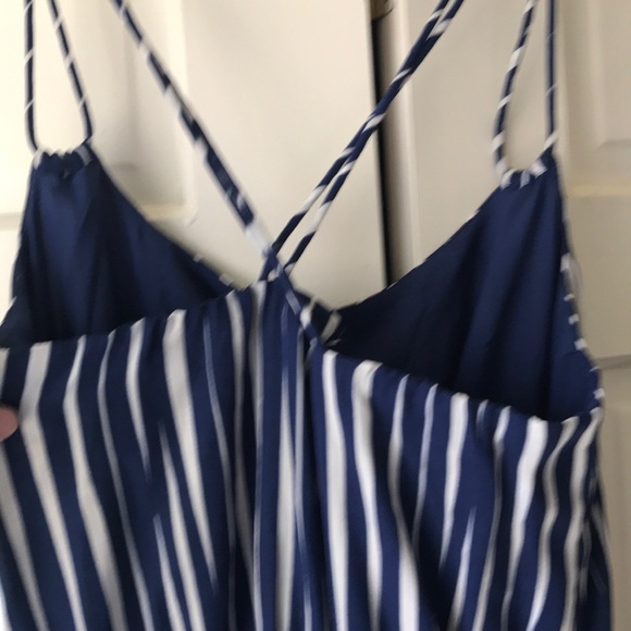 Maxi with crossing straps in the back - Picture 3 of 3